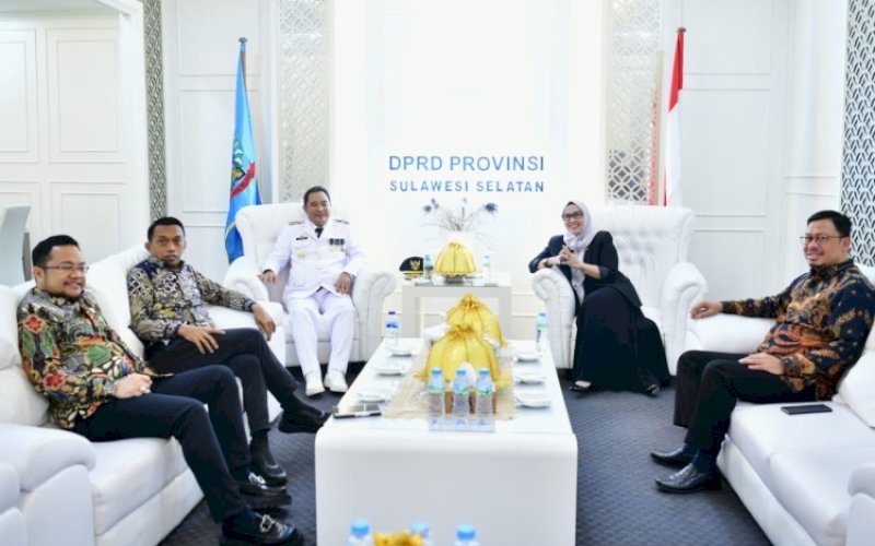 SILATURAHMI. Penjabat (Pj) Gubernur Sulsel, Bahtiar Baharuddin, langsung melakukan kunjungan silaturahmi ke DPRD Provinsi Sulsel, Rabu (6/9/2023). foto: istimewa