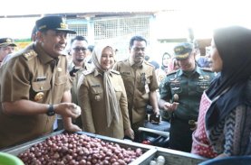Wawali Makassar Dampingi Pj Gubernur Sulsel Tinjau Harga Pangan di Pasar Pa’baeng-baeng dan Terong