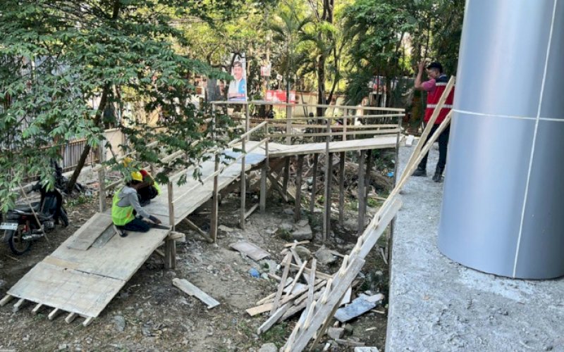 PEMBANGUNAN. Pengerjaan pembangunan Puskesmas Jumpandang Baru, Kecamatan Tallo, Kota Makassar. foto: istimewa