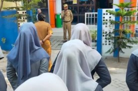 Camat Sangkarrang Pimpin Upacara Bendera Bersama Jajaran