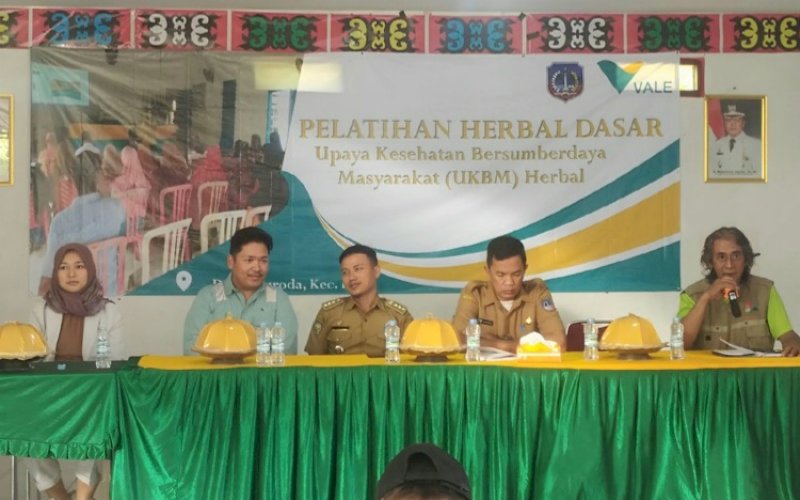 PELATIHAN. PT Vale Indonesia Tbk (PT Vale) menggelar pelatihan pengolahan obat herbal bersama warga Desa Puuroda dan Puubunga di Balai Desa Puuroda, Kecamatan Baula, Kabupaten Kolaka, Sultra selama lima hari, 5-9 September 2023. foto: istimewa