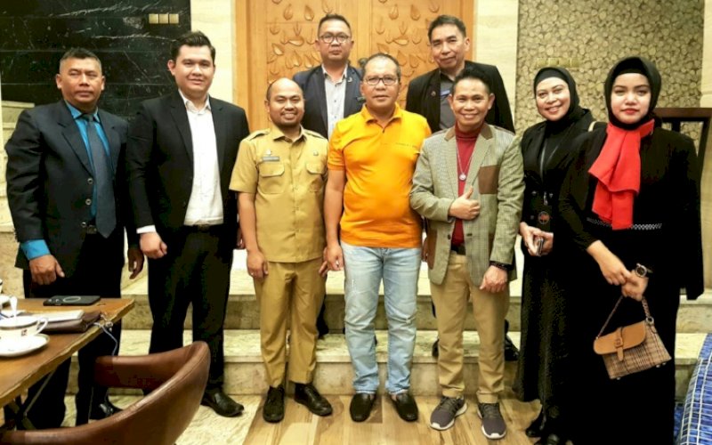 AUDIENSI. Ketua DPD IHGMA Sulsel M Yusuf Sandy bersama rombongan ketika melakukan pertemuan audiensi dengan Wali Kota Makassar Moh Ramdhan Pomanto. foto: istimewa