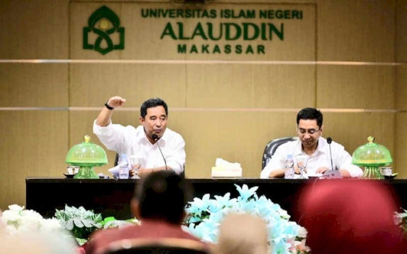 PERTEMUAN. Pj Gubernur Sulsel Bahtiar Baharuddin bersama Rektor UIN Alauddin Makassar Prof Hamdan Juhannis pada pertemuan silaturahmi di Ruang Senat, Lantai 4 Rektorat UIN Alauddin, Rabu (25/10/2023). foto: istimewa