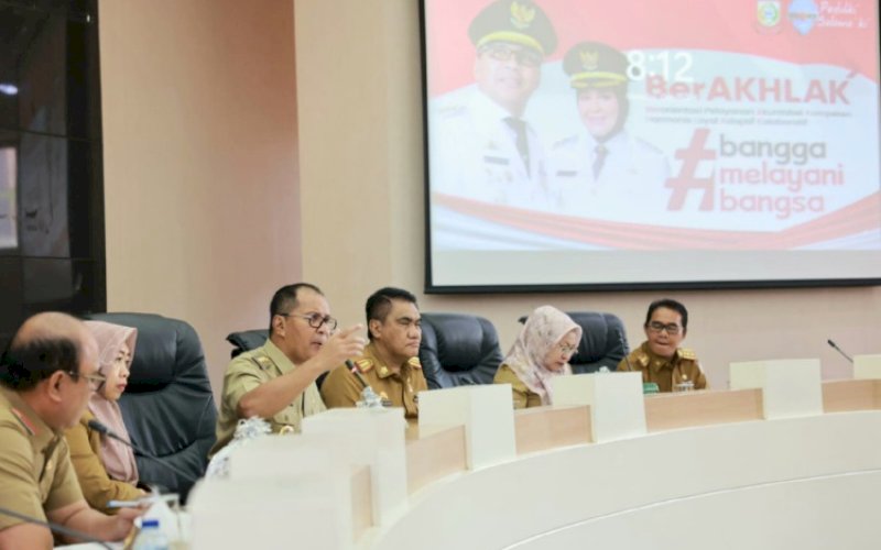 RAKOR. Wali Kota Makassar, Moh Ramdhan Pomanto, memimpin Rapat Koordinasi (Rakor) Pemkot Makassar di Balai Kota Makassar, Senin, (9/10/2023). foto: istimewa