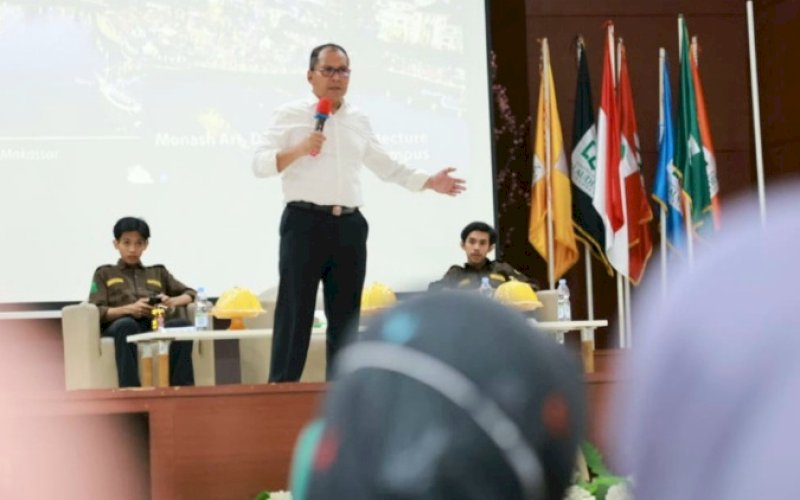 Danny Pomanto Sharing Transformasi Kepimpinan Era 5.0 dengan Ribuan Mahasiswa UIN Alauddin Makassar
