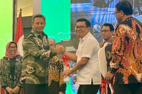 Bapanas Serahkan Mobil Laboratorium Keliling untuk Pemprov Sulsel