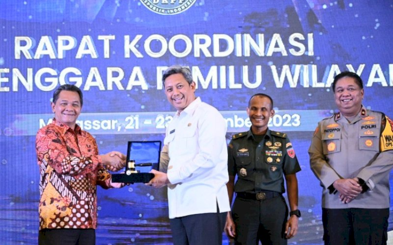RAKOR. Plh Sekda Provinsi Sulsel, Andi Muhammad Arsjad, menghadiri Rapat Koordinasi Dewan Kehormatan Penyelenggara Pemilu (DKPP) Wilayah IV di Hotel Claro Makassar, Rabu (22/11/2023). foto: istimewa