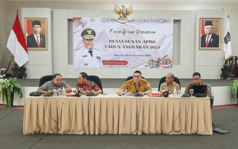 FGD. Asisten II Perekonomian dan Pembangunan Setda Pemprov Sulsel, Ichsan Mustari, membuka kegiatan Focus Group Discussion (FGD) Penyusunan APBD Tahun Anggaran 2024 di Kantor Kementerian Dalam Negeri, Jakarta Pusat, Senin (20/11/2023). foto: istimewa
