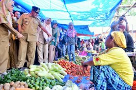 Pantau Harga Bahan Pokok di Pasar Batangase, Pj Gubernur Sulsel: Perlu Lebih Agresif Atasi Inflasi