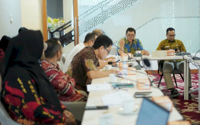 MONEV. Diskominfo-SP Provinsi Sulsel menggelar Monitoring dan Evaluasi (Monev) Media Center Daerah Kementerian Komunikasi dan Informatika RI di Toraja Room, Kantor Gubernur Sulsel, Kamis (23/11/2023). foto: istimewa