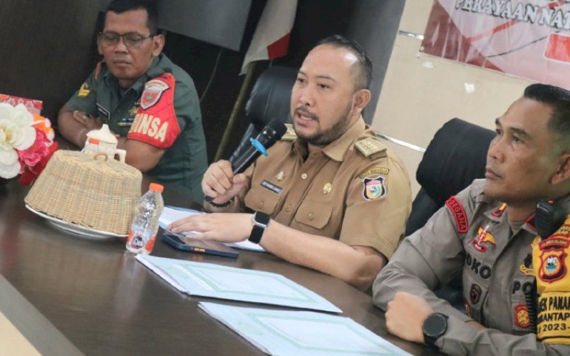 Andi Pangerang Nur Akbar (tengah). foto: istimewa