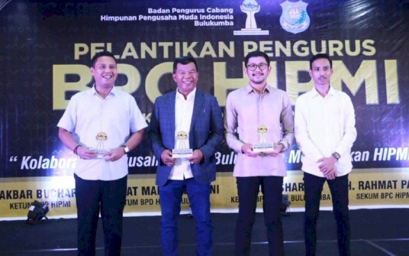 PELANTIKAN. Bupati Bulukumba, Andi Muchtar Ali Yusuf, menghadiri pelantikan Pengurus BPC Hipmi Kabupaten Bulukumba Periode 2023-2026 resmi dilantik di Ballroom Hotel Agri Bulukumba, Kamis (14/12/2023). foto: istimewa