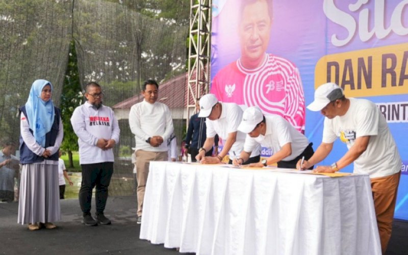 RAKOR. Pj Gubernur Sulsel, Bahtiar Baharuddin, membuka Rapat Koordinasi Bidang Pendidikan Tingkat Provinsi Sulawesi Selatan di Taman Maccini Sombala, Kota Makassar, Sabtu (9/12/2023). foto: istimewa