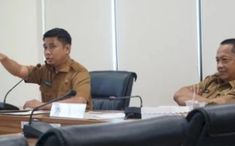 BANJIR. Balitbangda Kota Makassar menggelar seminar yang membahas terkait Desain Unit Pengukur Level Kedalaman Banjir Berbasis Website Hosting dilaksanakan di Ruang Rapat Seketaris Daerah Kota Makassar, Lt 9 Kantor Balai Kota Makassar, Senin (4/9/2023). foto: istimewa