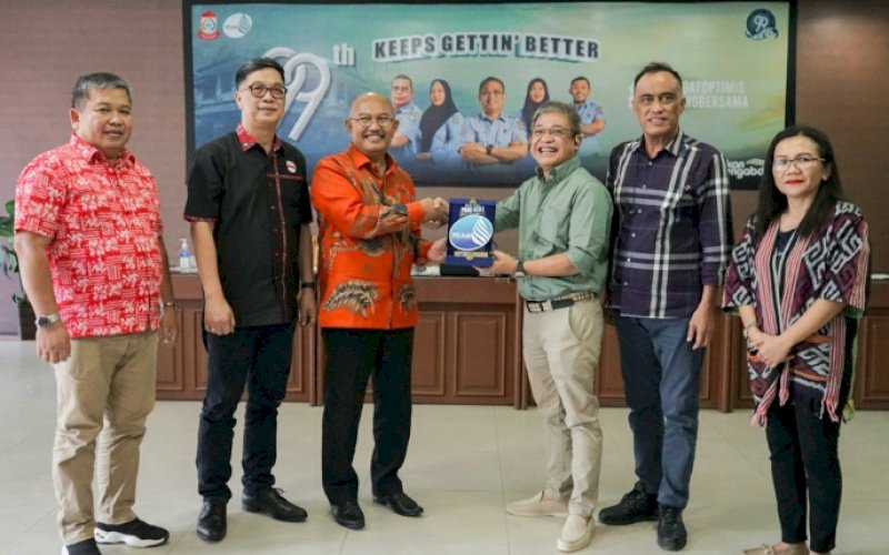 SAMBUTAN. Direktur Utama Perumda Air Minum Kota Makassar, Beni Iskandar, menerima kunjungan dari PDAM Wanua Wenang Manado (PDAM Kota Manado), Sulut, Jumat (15/12/2023).&nbsp;foto: istimewa