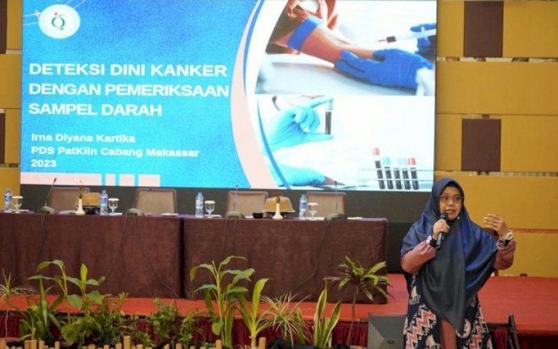 SOSIALISASI. DWP Kota Makassar bersinergi dengan Dinas Kesehatan Kota Makassar menggelar sosialisasi Deteksi Dini Kanker dengan Pemeriksaan Sampel Darah di Hotel Aston Makassar, Rabu (13/12/2023). foto: istimewa