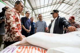 Danny Pomanto Dampingi Pj Gubernur Sulsel Cek Ketersediaan Gula dan Minyak Goreng di Gudang