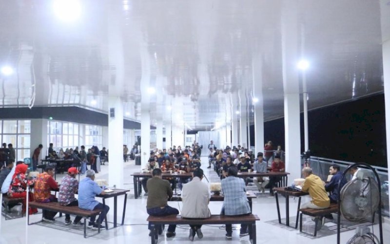 DIALOG. Pemkab Bulukumba menggelar dialog refleksi jelang tiga tahun masa pemerintahan Andi Muchtar Ali Yusuf (Andi Utta) di Top Floor Gedung Satu Atap (Satap), Rabu (20/12/2023). foto: istimewa