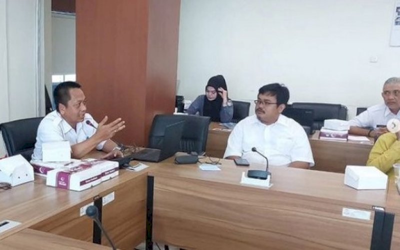 RISET. Penyusunan Research Design/Instrumen Survey (RD/IS) di Ruangan Sekda, Gedung Balai Kota Makassar, Rabu (8/11/2023). foto: istimewa&nbsp;