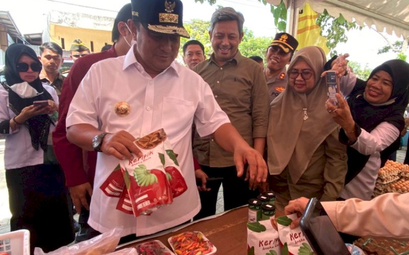 KUNJUNGAN KERJA. Plt Sekda Provinsi Sulsel Andi Muhammad Arsjad mendampingi Pj Gubernur Sulsel Bahtiar Baharuddin dalam kunjungan kerjanya di Kabupaten Sidrap, Kamis (11/1/2024). foto: istimewa