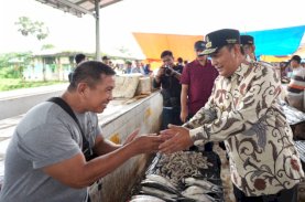 Pj Gubernur Sulsel Pastikan Stok dan Harga Kebutuhan Pokok Stabil di Takalar