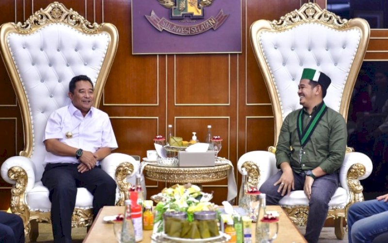 SILATURAHMI. Kelompok Mahasiswa Cipayung Plus Sulsel menemui Pj Gubernur Sulsel, Bahtiar Baharuddin, di Kantor Gubernur, Rabu (10/1/2024), untuk bersilaturahmi. foto: istimewa