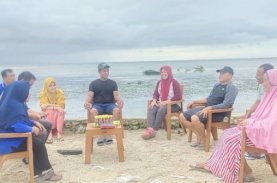Camat Sangkarrang Pastikan Pelayanan Publik Berjalan Lancar di Pulau Barrang Lompo