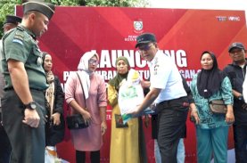 Danny Pomanto Lepas Pendistribusian 40 Ton Bantuan Pangan Beras Pemerintah di Makassar