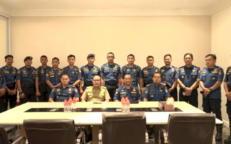 DAMKAR. Wali Kota Makassar, Moh Ramdhan Pomanto, menerima peserta lomba Skill Competition Fire and Rescue Indonesia 2024 dari Damkar Kota Makassar di Balai Kota Makassar, Senin (12/2/2024). foto: istimewa