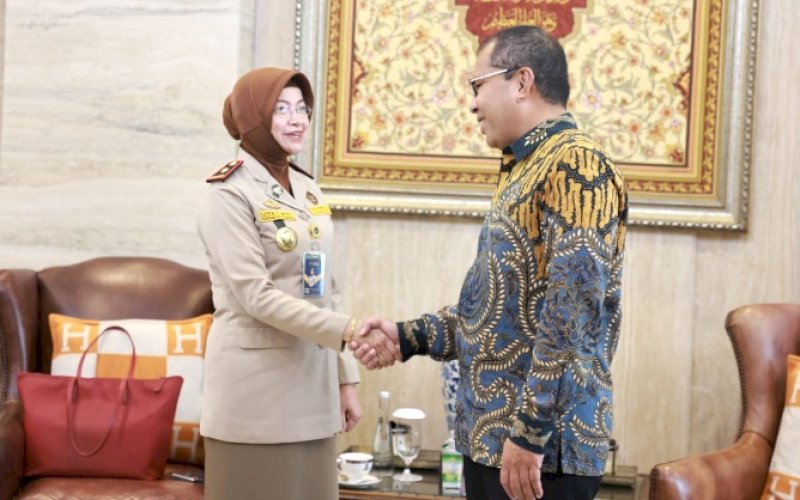 PERTEMUAN. Wali Kota Makassar Moh Ramdhan Pomanto menerima audiensi Kepala Balai Besar Karantina Hewan, Ikan dan Tumbuhan Sulsel Sitti Chadidjah di Jl Amirullah, Kota Makassar, Jumat (162/2024). foto: istimewa