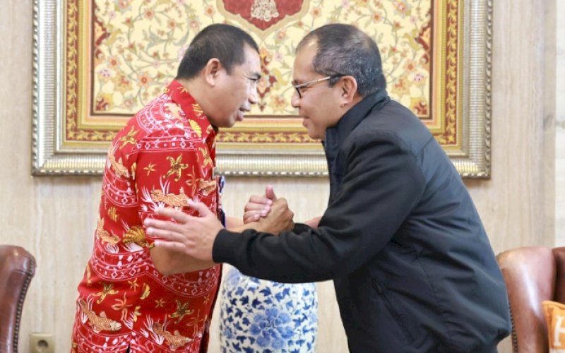 PERTEMUAN. Wali Kota Makassar, Moh Ramdhan Pomanto, menerima audiensi Kepala BNN Sulsel, Brigjen Pol Guruh Ahmad Fadiyanto di kediamannya, Jl Amirullah, Kota Makassar, Selasa (20/2/2024). foto: istimewa