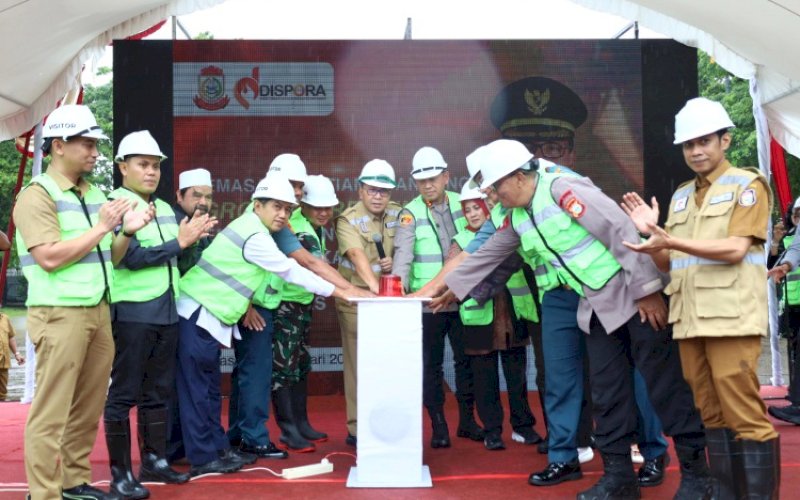 GROUNDBREAKING. Wali Kota Makassar, Moh Ramdhan Pomanto, bersama jajaran Forkopimda melakukan groundbreaking di Lapangan Karebosi Makassar, Senin (5/2/2024). foto: istimewa