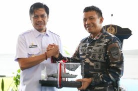 Firman Pagarra Sambut Armada Baru Penjaga Laut Makassar KRI Marlin-877