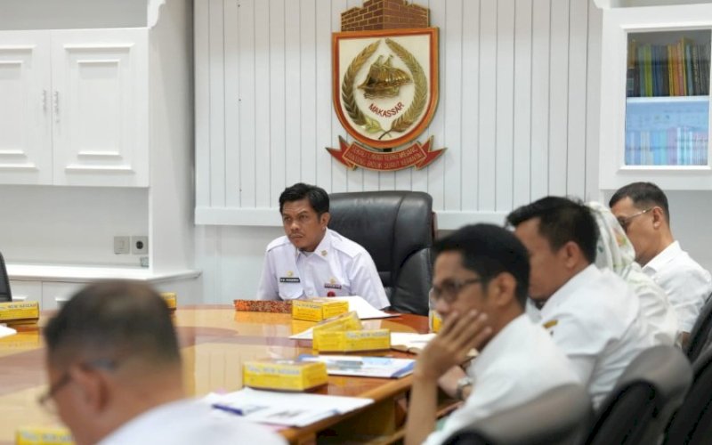 RAKOR. Pj Sekda Kota Makassar, Firman Hamid Pagarra, memimpin Rapat Koordinasi (Rakor) Kerja Sama Amandemen Revitalisasi Lapangan Karebosi Makassar di Balai Kota Makassar, Rabu (31/1/2024). foto: istimewa
