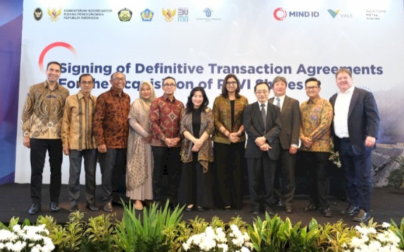 SAHAM VALE. PT Mineral Industri Indonesia (Persero) (MIND ID) bersama dengan Vale Canada Limited (VCL), dan Sumitomo Metal Mining Co Ltd (SMM) menandatangani perjanjian jual beli saham dalam rangka divestasi PT Vale Indonesia Tbk (PT Vale) di Jakarta, Senin (26/2/2024). foto: istimewa
