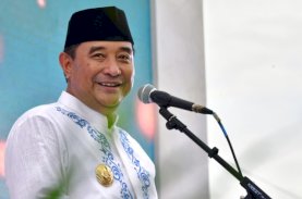 Pj Gubernur Sulsel dan Keluarga Salat Id di Masjid Kubah 99 Asmaul Husna