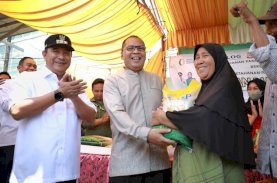 Danny Pomanto, Pj Gubernur, dan Plt Sekda Sulsel Kompak Tinjau Gerakan Pangan Murah di Makassar