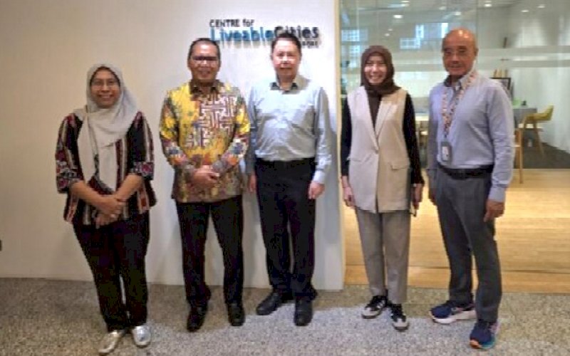 PERTEMUAN. Wali Kota Makassar Moh Ramdhan Pomanto mendapat kesempatan spesial berdiskusi dengan Executive Director Centre for Liveable Cities (CLC) Singapore Mr Hugh Lim di Singapura, Rabu (27/3/2024). foto: istimewa