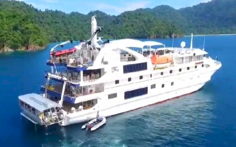 Kapal Pesiar MV Coral Geographer Expedition. foto: istimewa