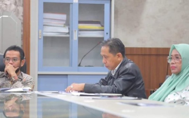 Ketua Komisi D DPRD Kota Makassar, Andi Ibrahim Baso, memimpin Rapat Monitoring dan Evaluasi, Kamis (21/3/2024). foto: istimewa