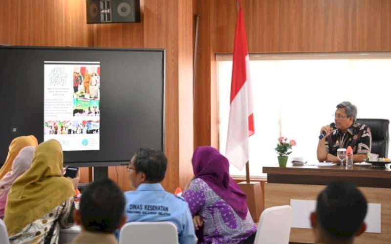 RAKOR. Plt Sekda Provinsi Sulsel, Andi Muhammad Arsjad, memimpin Rapat Koordinasi (Rakor) bersama jajaran Organisasi Perangkat Daerah (OPD) di Lingkup Asisten I Setda Pemprov Sulsel di Ruang Rapat Prof Amiruddin Kantor Dinas Pendidikan Provinsi Sulsel, Jumat (26/4/2024). foto: istimewa