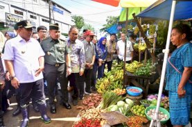 Jelang Lebaran, Pj Gubernur Sulsel Pastikan Harga Kebutuhan Pokok Tetap Terkendali