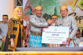 Hari Jadi Soppeng Ke-763, Pj Gubernur Sulsel Serahkan Bantuan dan Resmikan Sejumlah Proyek