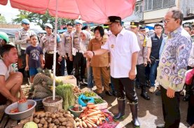 Danny Pomanto dan Pj Gubernur Sulsel Tinjau Pasar Terong Makassar, Harga Sembako Relatif Stabil