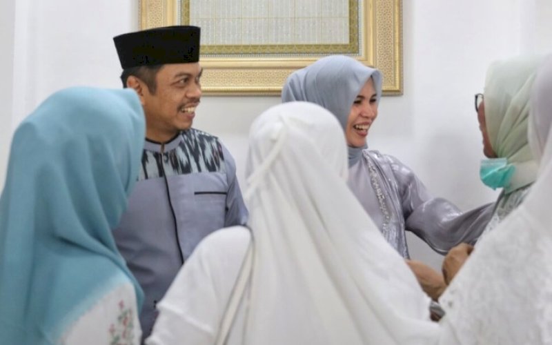 OPEN HOUSE. Pj Sekda)m Kota Makassar, Firman Hamid Pagarra, menggelar halalbihalal dan open house Lebaran Idulfitri di Rumah Jabatan Sekda Kota Makassar, Rabu (10/4/2024). foto: istimewa
