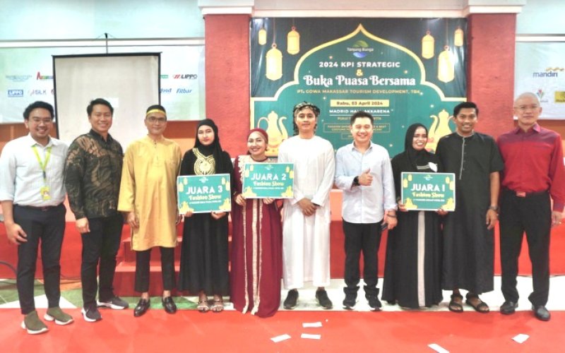 JUARA. Para pemenang lomba fashion show karyawan PT GMTD Tbk yang digelar dalam rangkaian buka puasa bersama di Madrid Hall Akkarena, Makassar, Rabu (4/4/2024). foto: istimewa