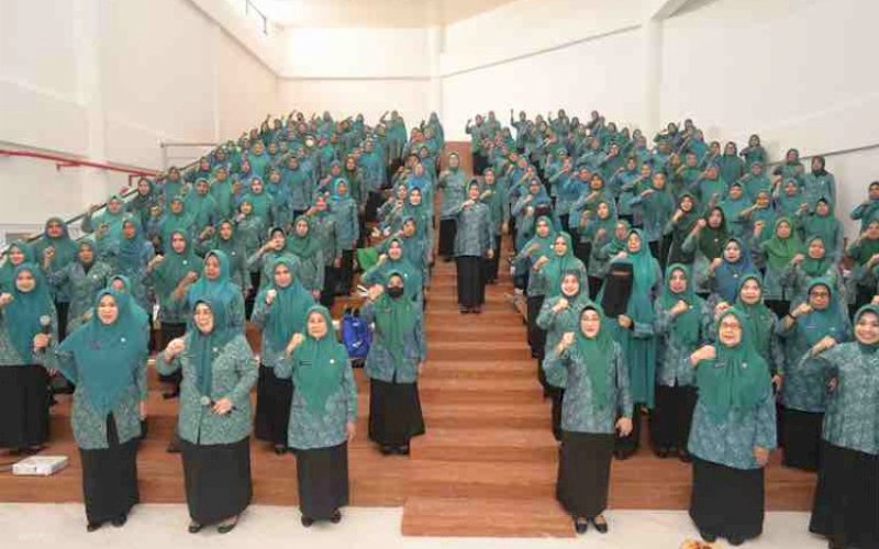 BIMTEK. ABimbingan Teknis (Bimtek) Peningkatan Kapasitas Kelembagaan bagi Pengurus PKK Kota Makassar di Auditorium Kantor TP PKK Kota Makassar, Senin (22/4/2024). foto: istimewa