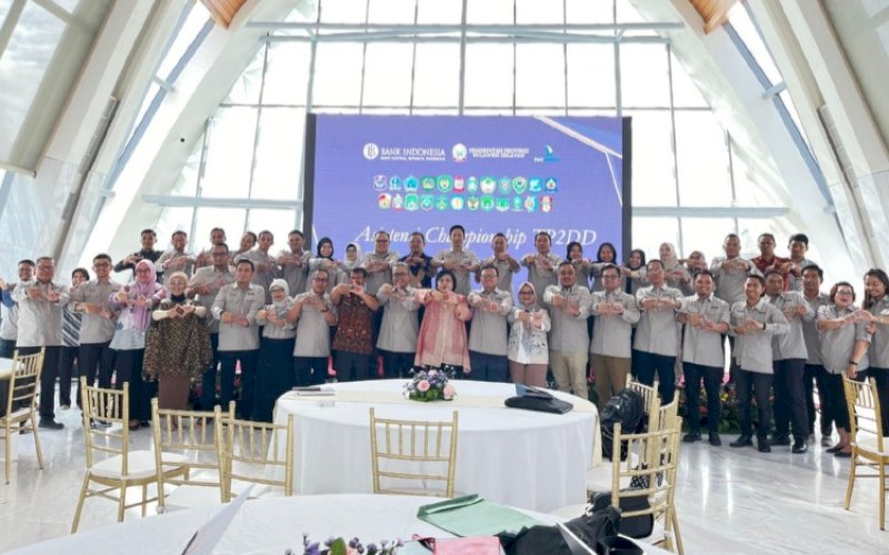 PENGHARGAAN. Program Simbol Pemkab Bululumba mendapatkan penghargaan dari Bank Indonesia Perwakilan Sulsel dengan menempatkan Simbol pada peringkat lima Program Inovasi Elektronifikasi Transaksi Pemerintah Daerah (ETPD) di Sulsel. foto: istimewa