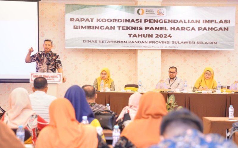 RAKOR. Plt Sekda Provinsi Sulsel, Andi Muhammad Arsjad, membuka sekaligus menjadi narasumber dalam Rapat Koordinasi (Rakor) Pengendalian Inflasi Bimbingan Teknis Panel Harga Pangan Tahun 2024 yang digelar Dinas Ketahanan Pangan Provinsi Sulsel, di Hotel Grand Town, Maros, Kamis (30/5/2024). foto: istimewa