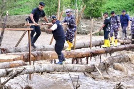 Perjuangan Pj Gubernur Sulsel Temui Warga Korban Bencana di Latimojong dan Bajo Barat